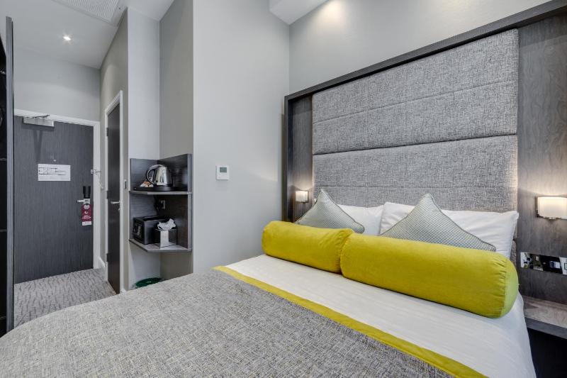 Superior Double Room image 4