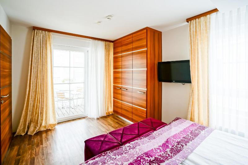 One-Bedroom Apartment image 4