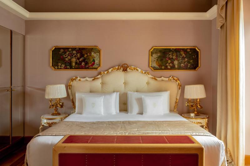 Signature Suite image 3