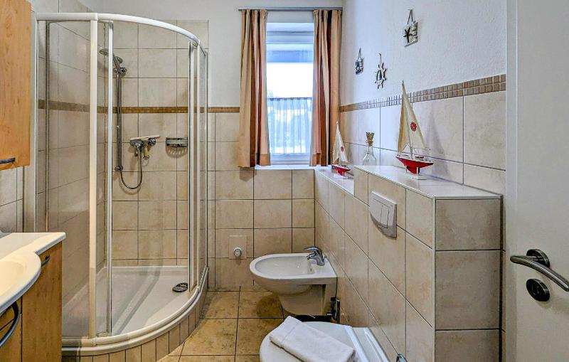 2 Bedroom Cozy Apartment In Rechlin - image 12