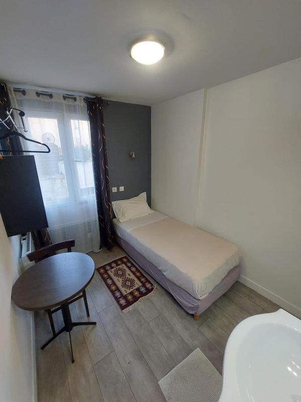 Single Room image 1