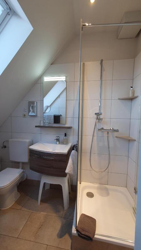 Classic Double Room image 2