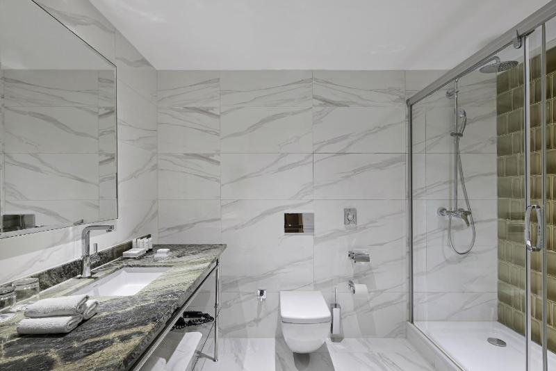 Classic Triple Room image 2