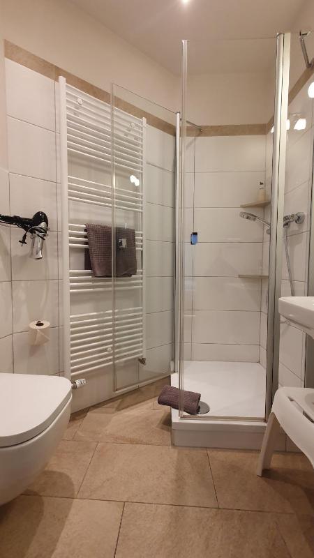 Single Room image 4