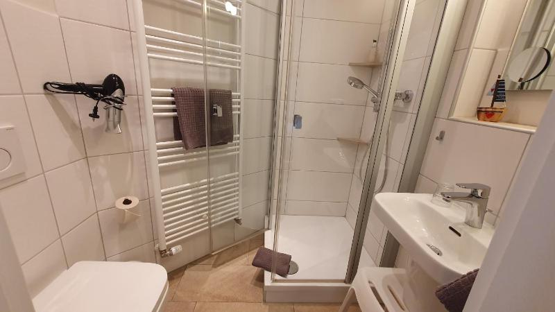 Standard Single Room image 2