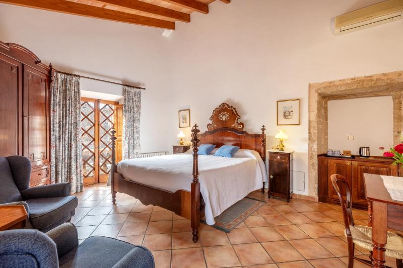 Superior Double Room image 2