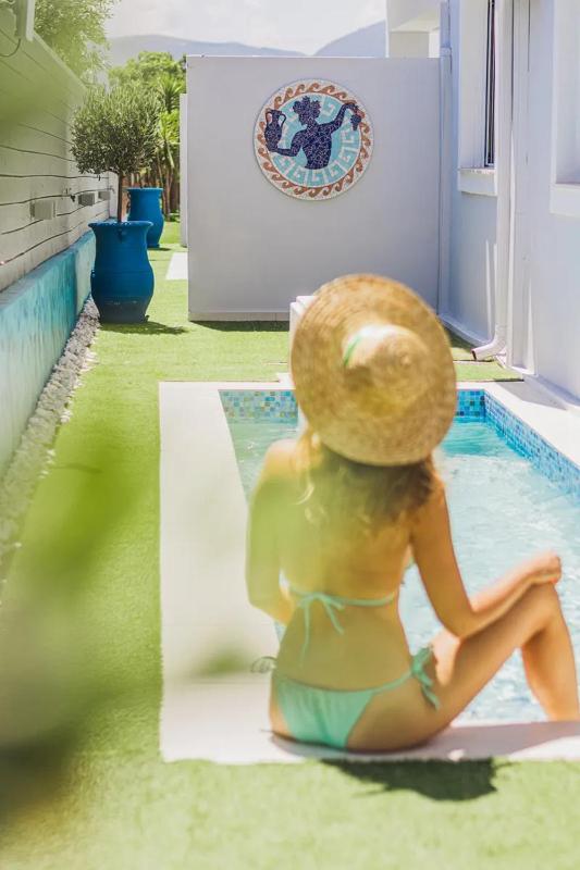 Deluxe Suite with Private Pool image 4
