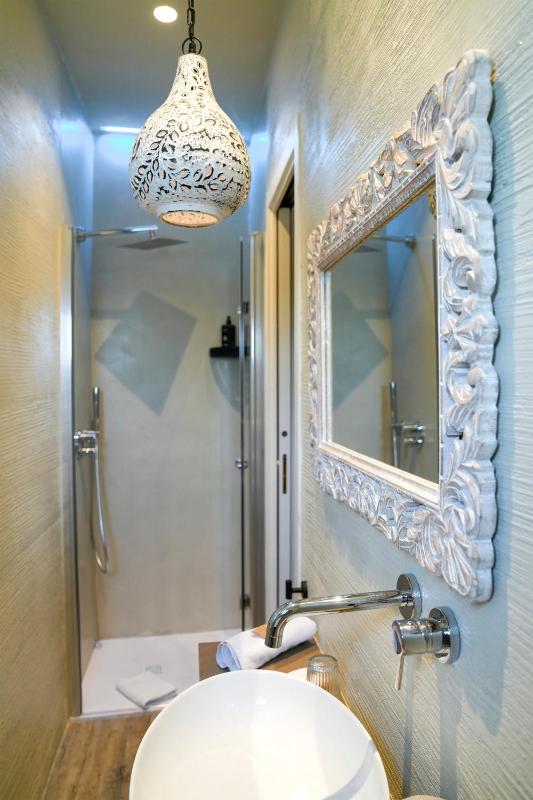 Standard Single Room image 4