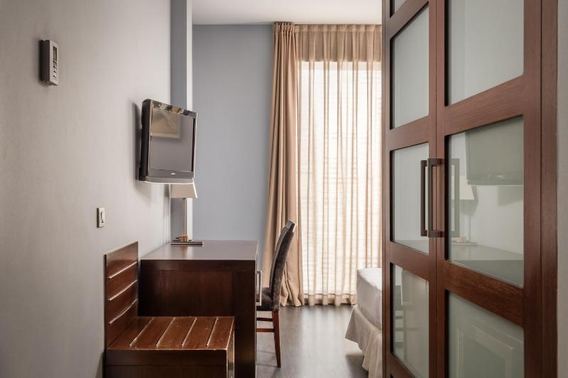 Double Room (1 Adult) image 4
