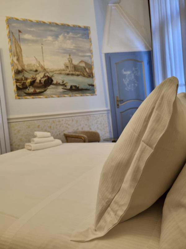 Double Room  image 4