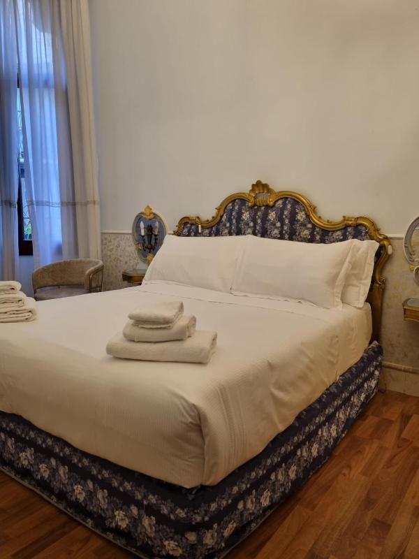 Double Room  image 1
