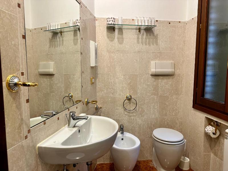 Queen Double Room  image 3