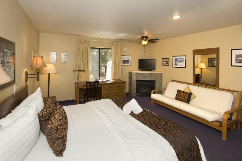 Deluxe King Room image 2