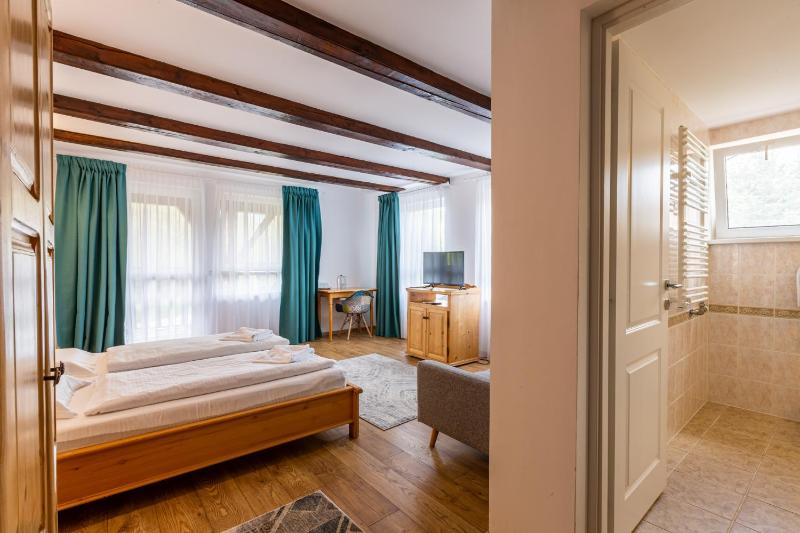 Double or Twin Room image 2