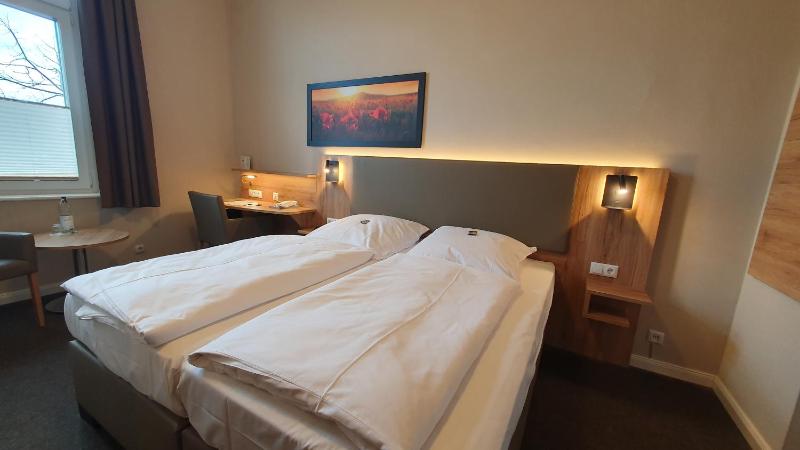 Standard Double Room image 1