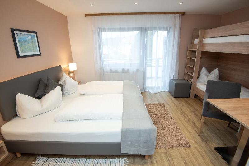 Comfort Quadruple Room image 2