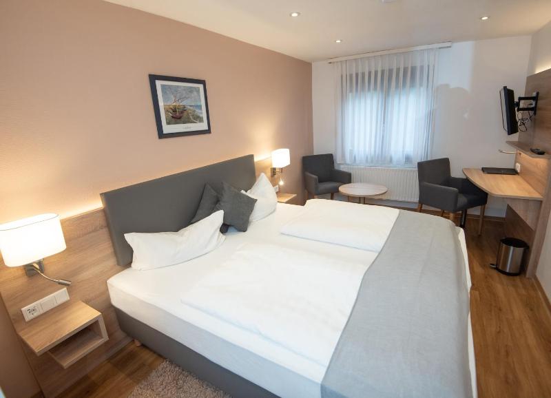 Double Room image 2
