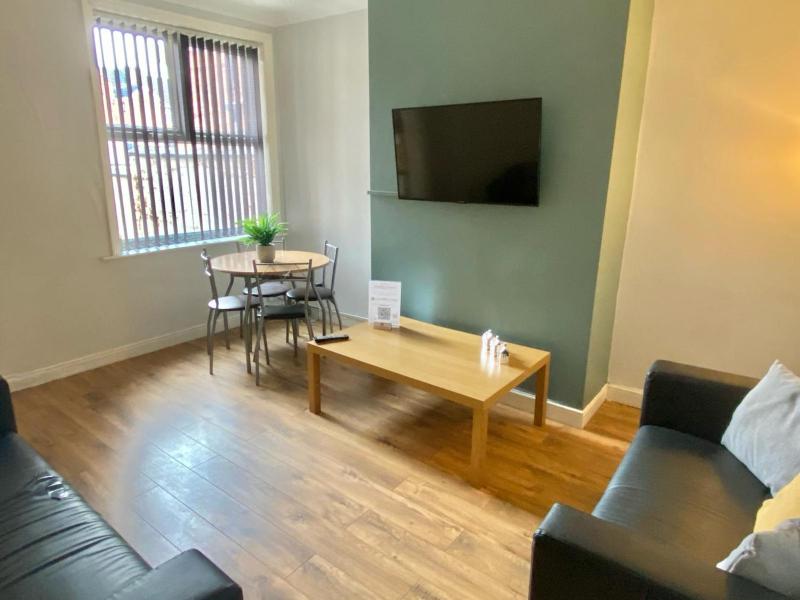 Four-Bedroom House image 4