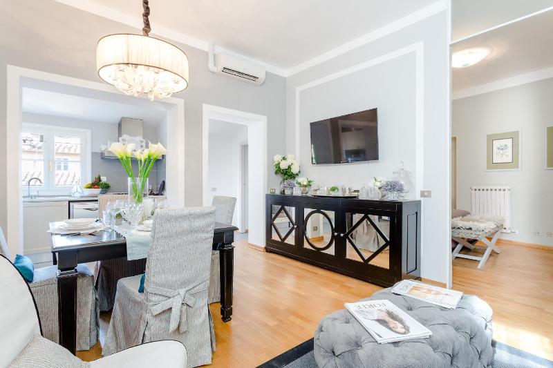 Casa Ottone - Residenze Seicento - A superb bright flourish apartment with grand terrace inside Lucca City Centre - image 28