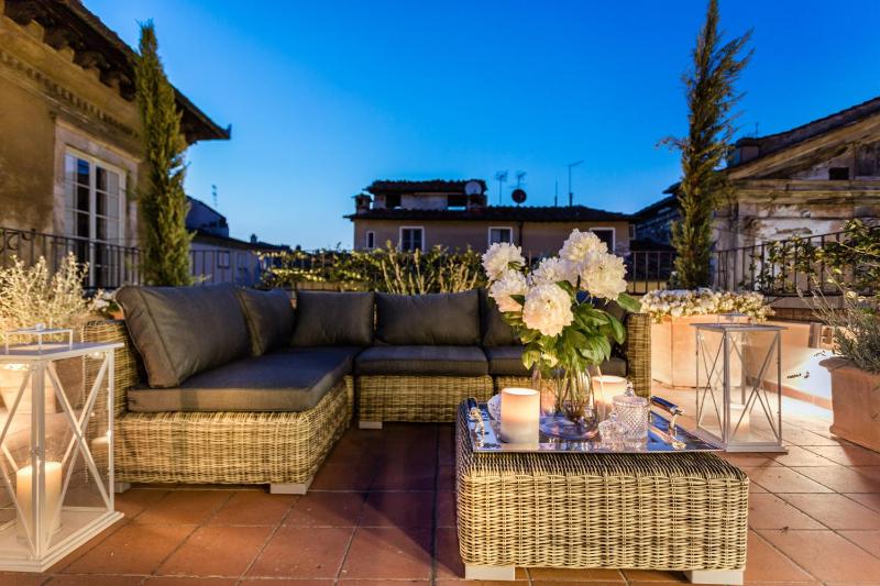 Casa Ottone - Residenze Seicento - A superb bright flourish apartment with grand terrace inside Lucca City Centre - image 18
