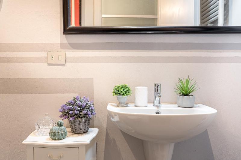 Casa Ottone - Residenze Seicento - A superb bright flourish apartment with grand terrace inside Lucca City Centre - image 21