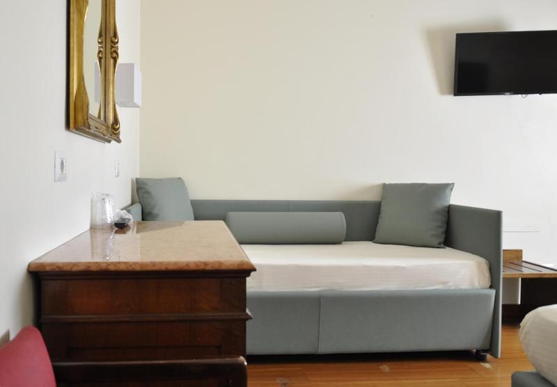 Double or Twin Room with Extra Bed image 3