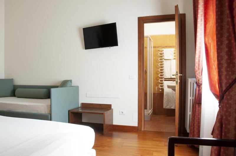 Double or Twin Room with Extra Bed image 4