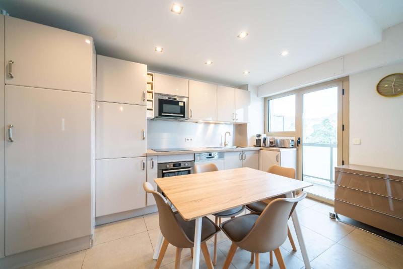 Nice bright one bedroom in the heart of Cannes - image 5