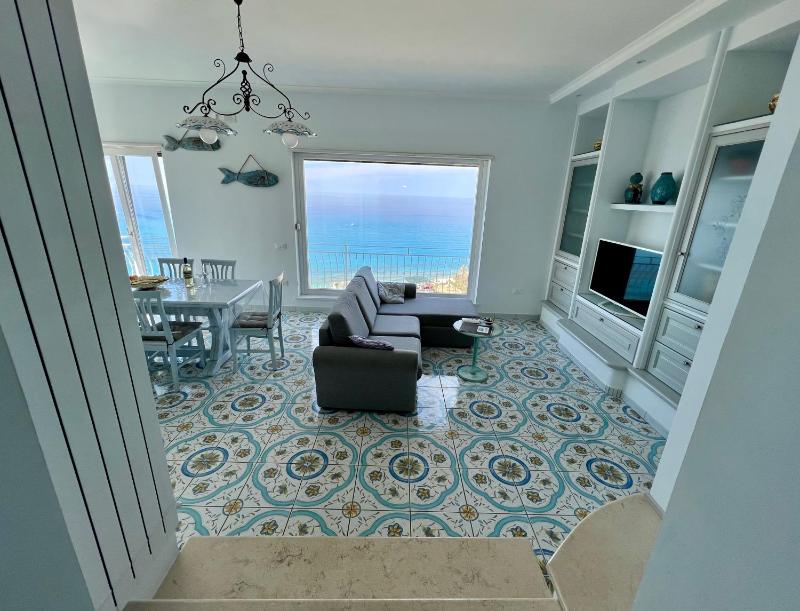 Bella Tropea Suite - image 13