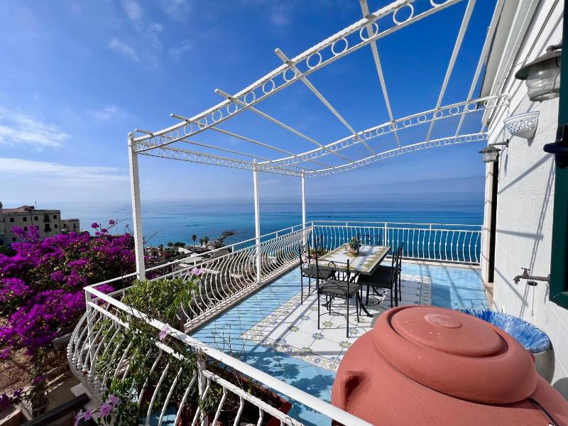 Bella Tropea Suite - image 18