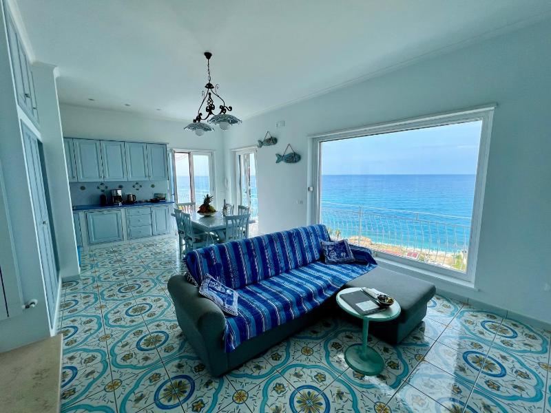 Bella Tropea Suite - image 24