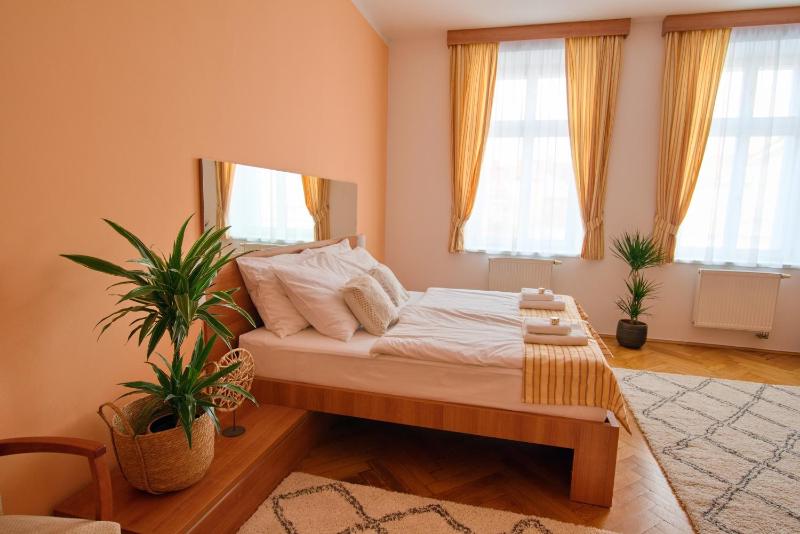 Double Room image 1