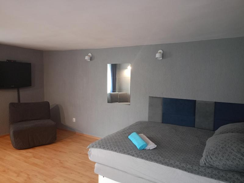 Large Double Room image 1