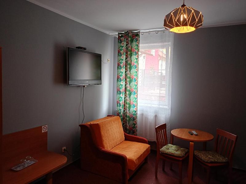 Double Room with Private Bathroom image 4