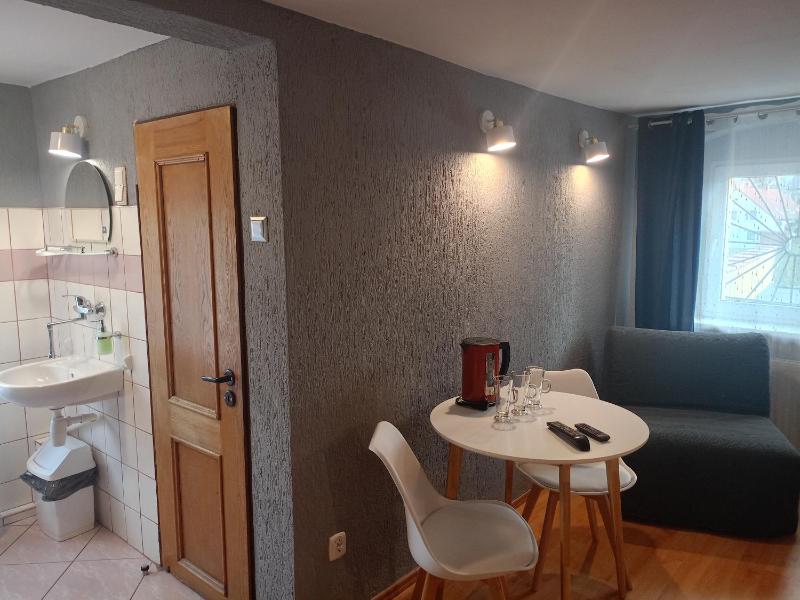 Large Double Room image 4