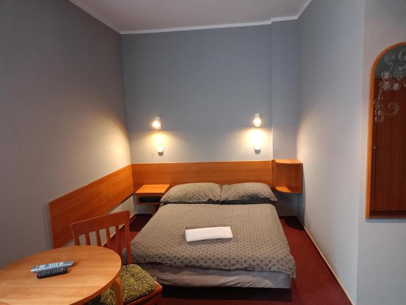 Double Room with Private Bathroom image 3