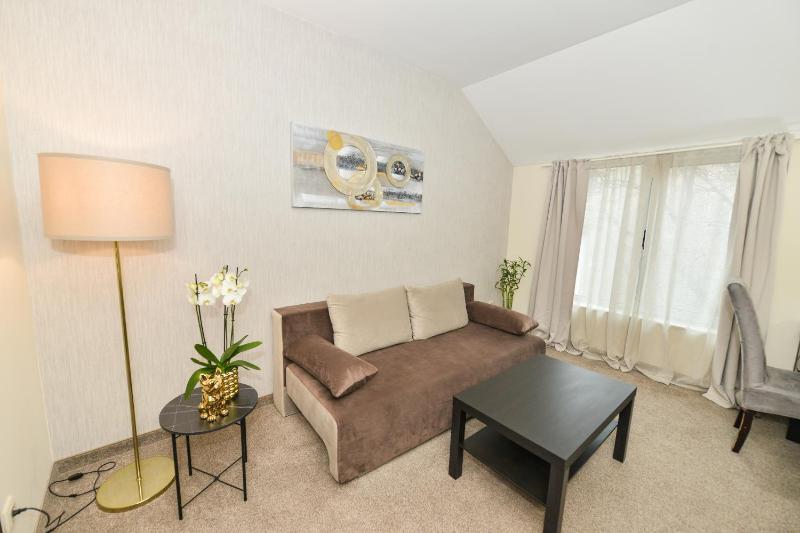 Suite with King Bed and Sofa Bed - Non-Smoking image 4