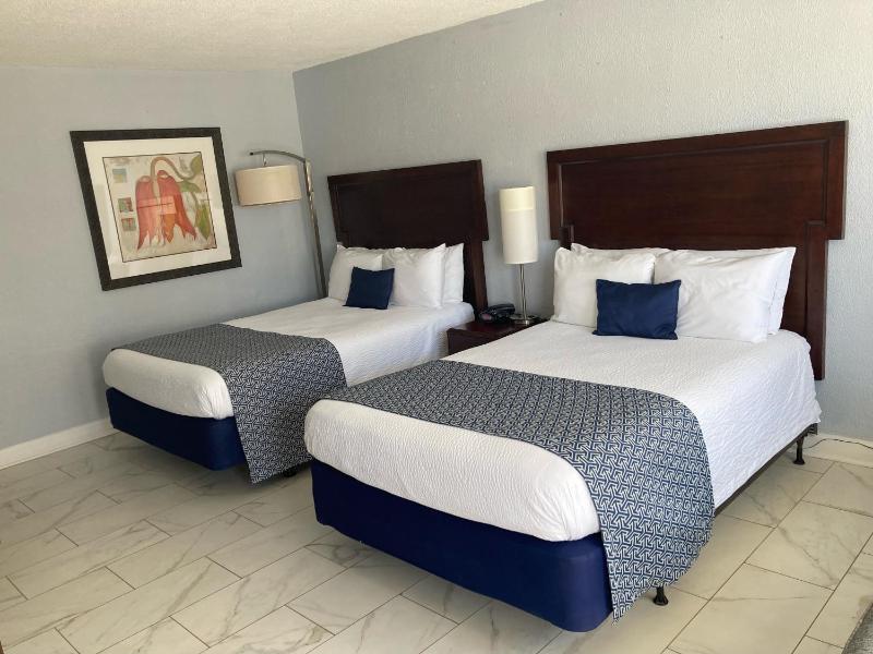 Edgewater Inn - image 11