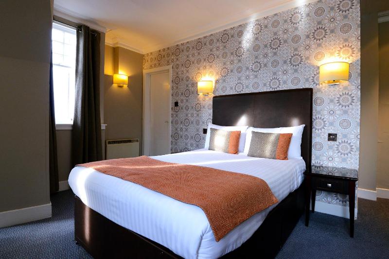 Standard Double Room image 3