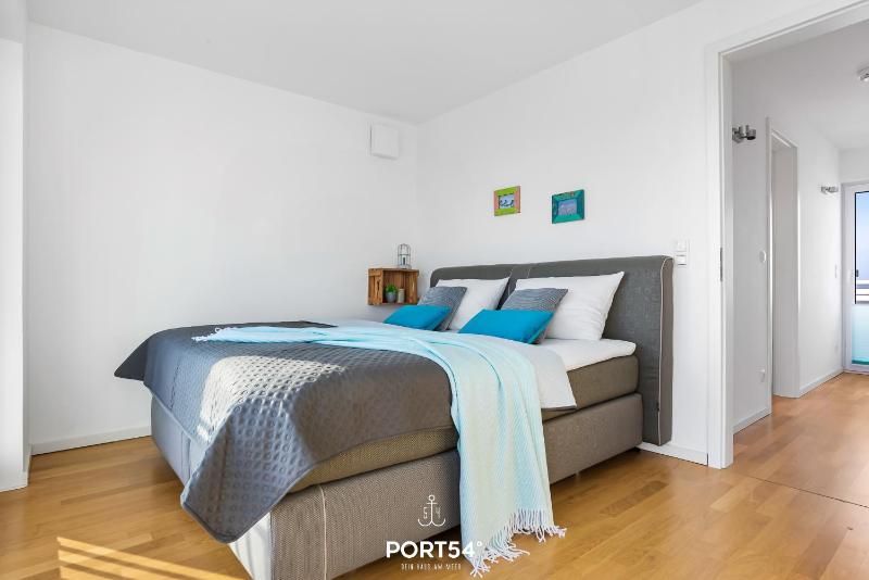 Harbour House - image 4