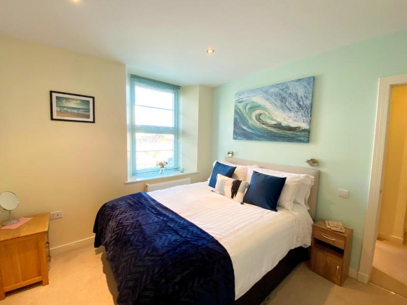 Sea View Apartment 7 Ellington Court - image 13