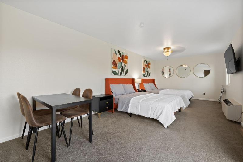 Double Room image 2
