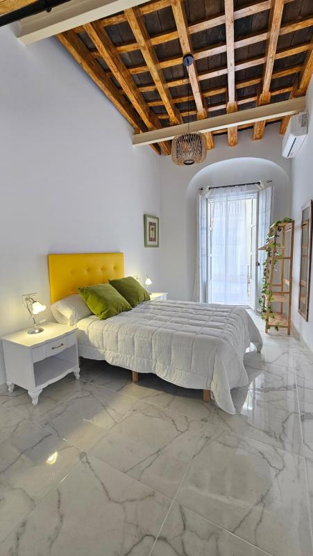 Don Roman Suites en pleno centro by Sanlúcar Housing - image 1