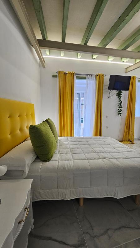 Don Roman Suites en pleno centro by Sanlúcar Housing - image 11