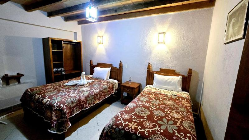 Hotel Plaza Baratillo - image 14