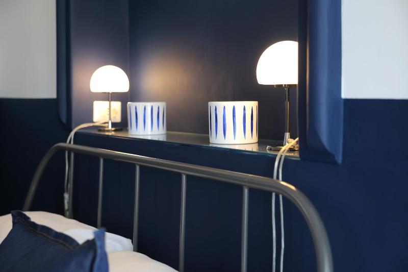 Deluxe Quadruple Room image 3