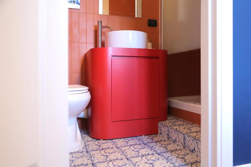 Studio - Split Level image 3