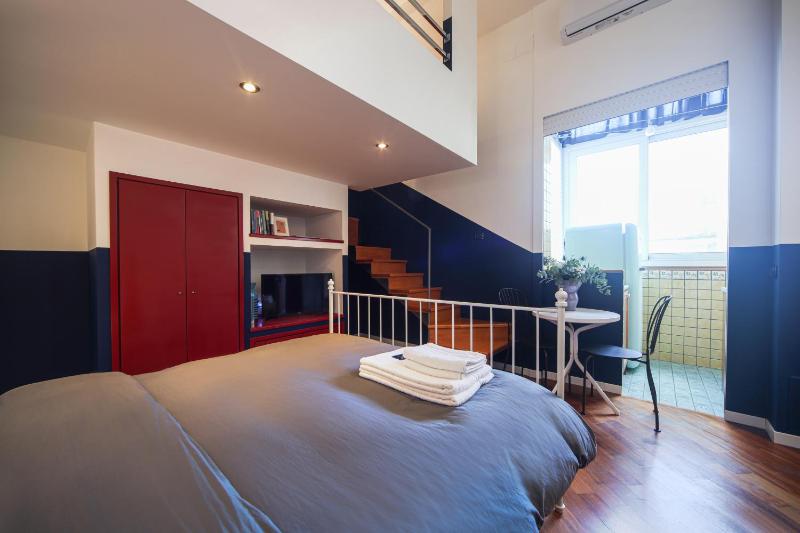 Studio - Split Level image 2