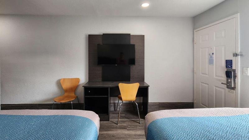 Quadruple Room image 4