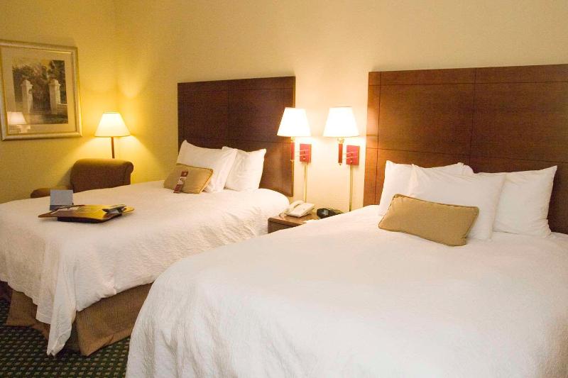 Room with Two Queen Beds - Non-Smoking image 4